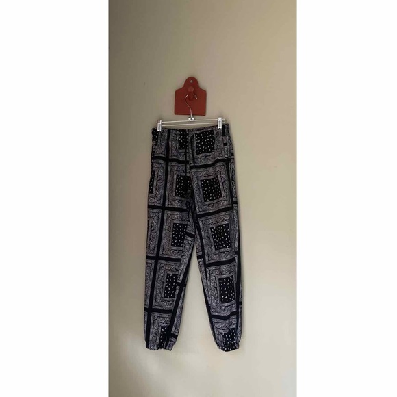 Wesc Black Bandana Print Sweatpants M - Picture 2 of 6